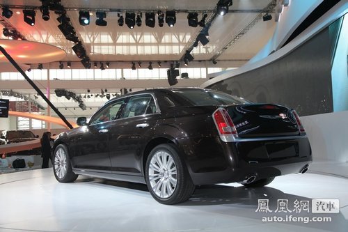 全新克莱斯勒300C有望5月上市 3.6/8AT
